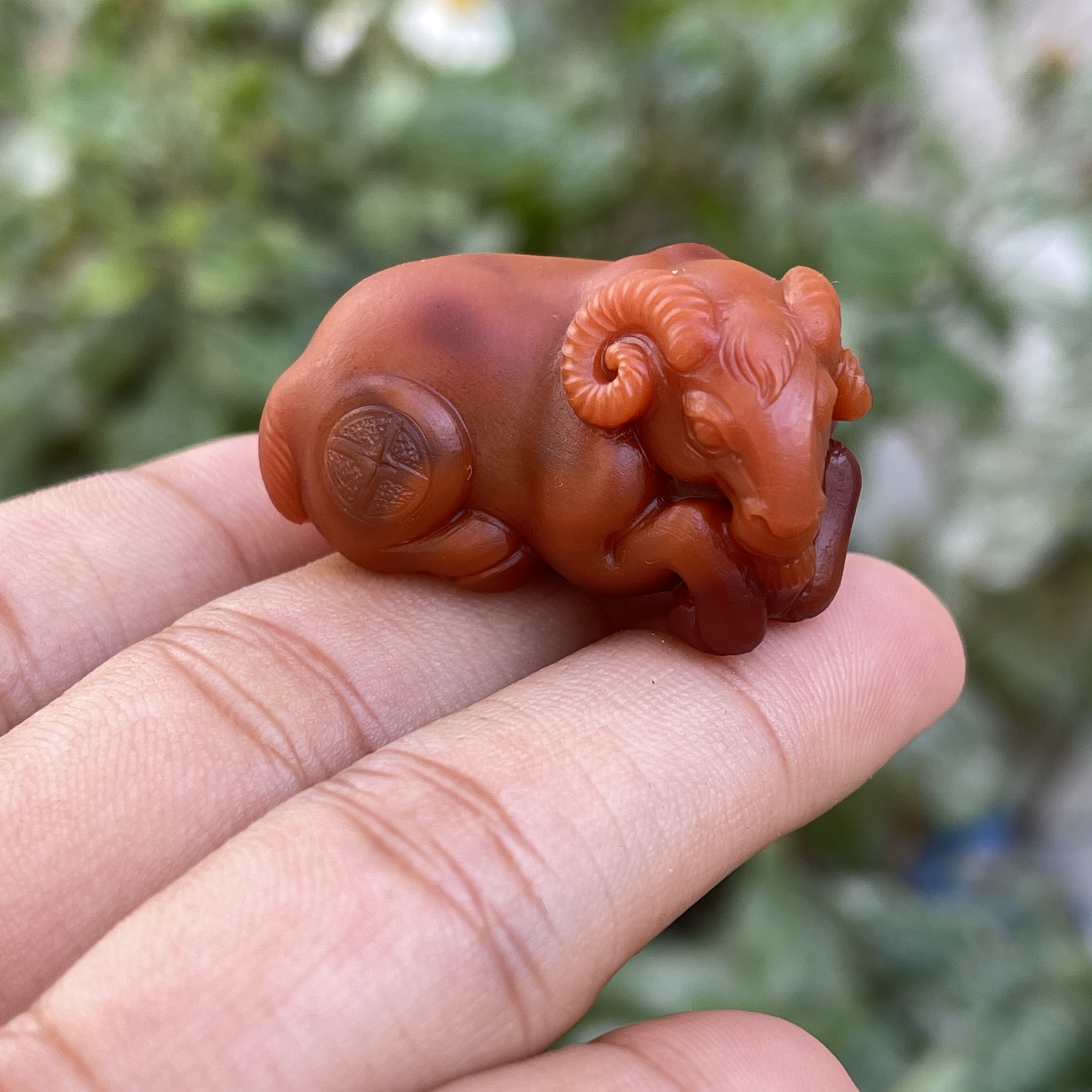 (典藏级)南红瓦西牛血红羊吊坠 雕工精湛 全品尺寸34.5*21.7*19.1