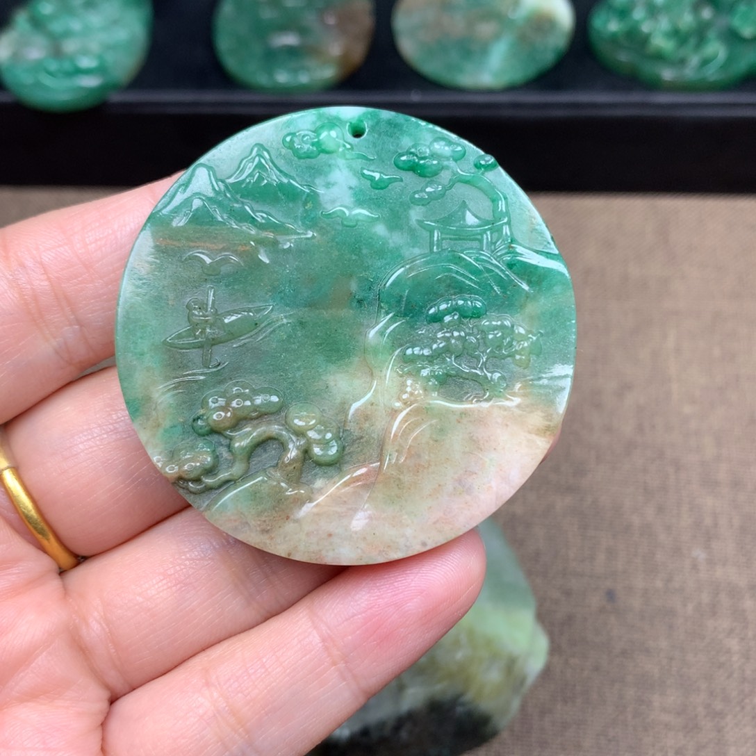 独山玉未镶嵌颈饰