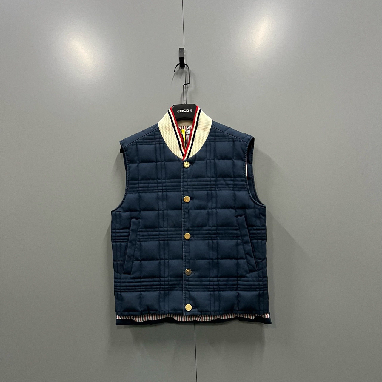 95新 THOMBROWNE jp1230 TB 藏青色内里条纹马甲 2码 300669