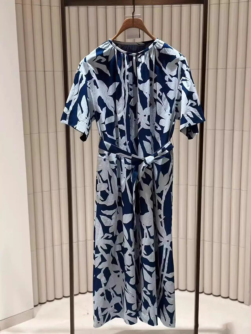 小禾同款女装2025春季新款抽象植物蓝印花布长款女款连衣裙裙子