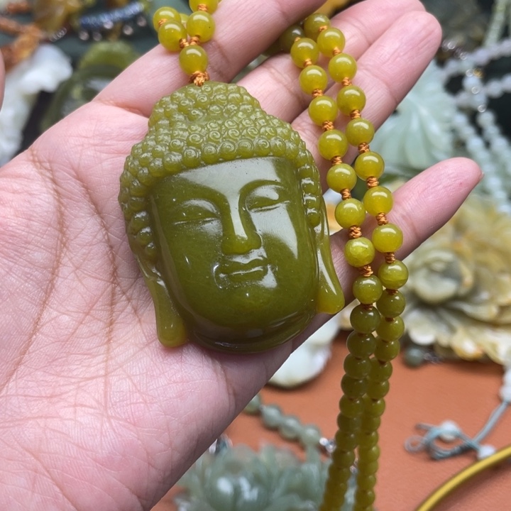 蛇纹石玉吊坠合金