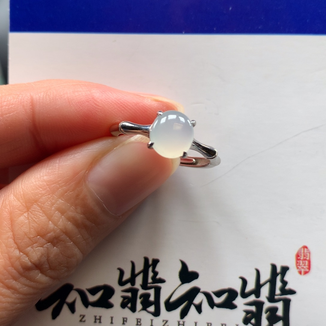 翡翠颈饰银S925镶嵌白灯泡戒指