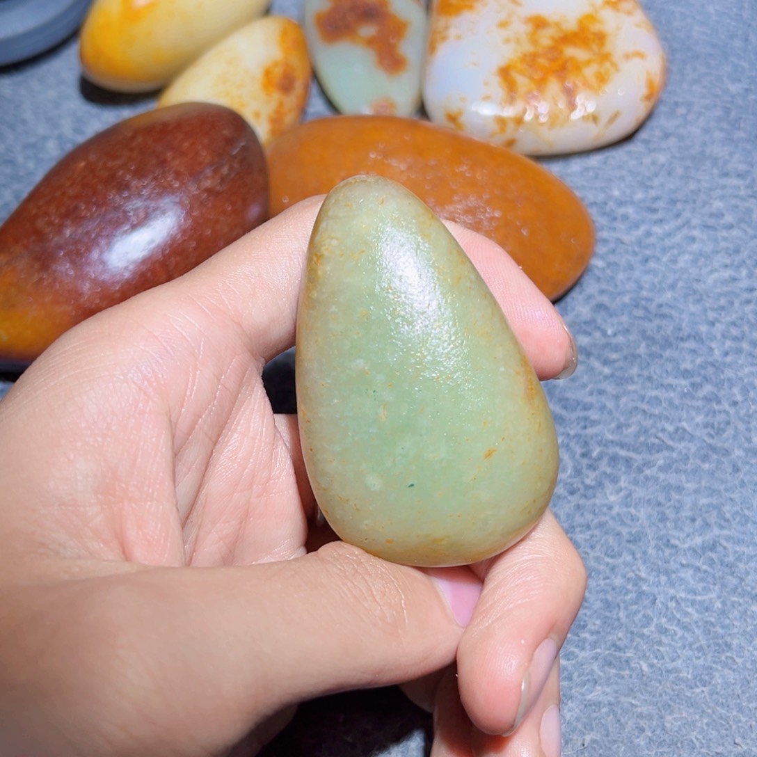 和田玉未镶嵌珠宝奇石