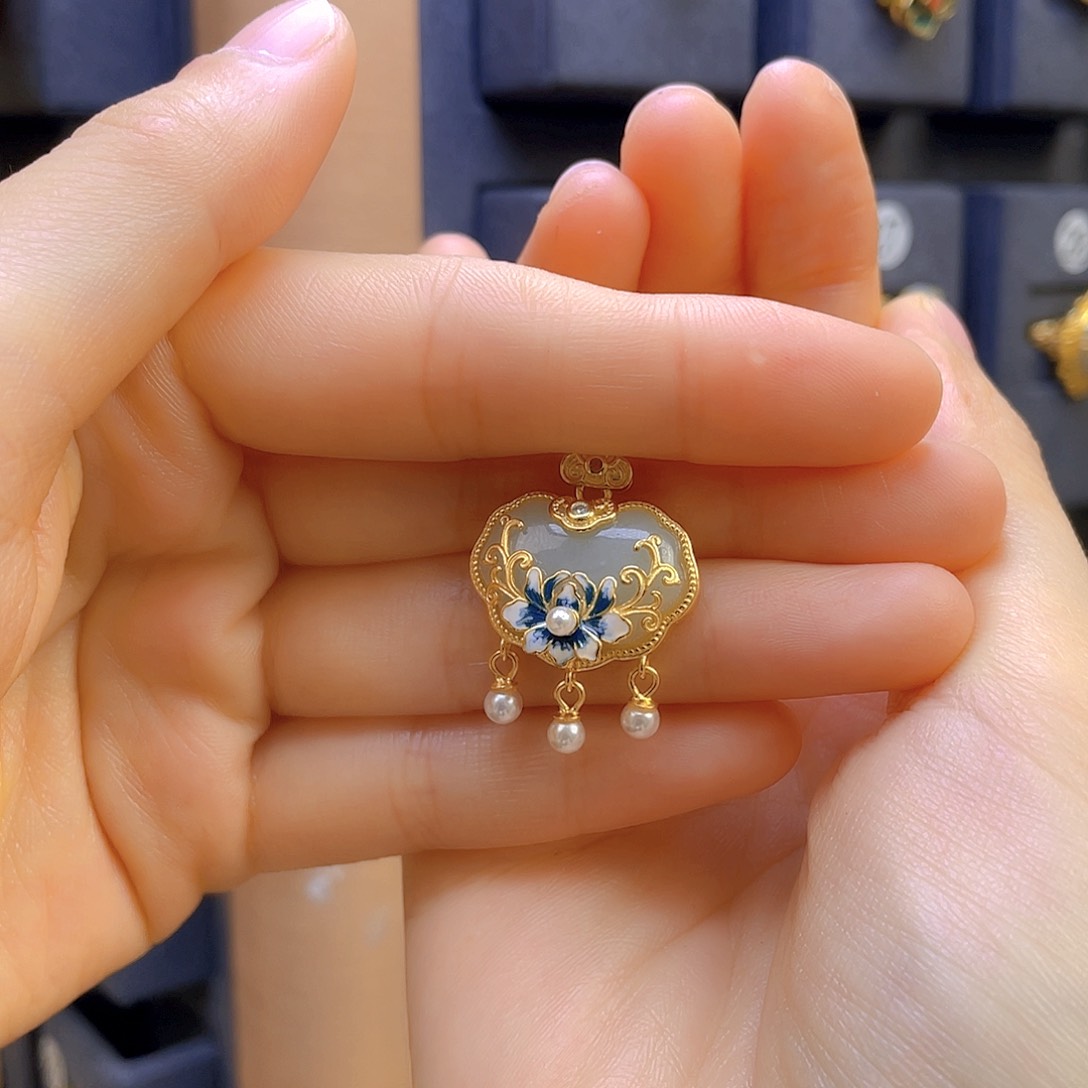 和田玉颈饰银S925镀金镶嵌