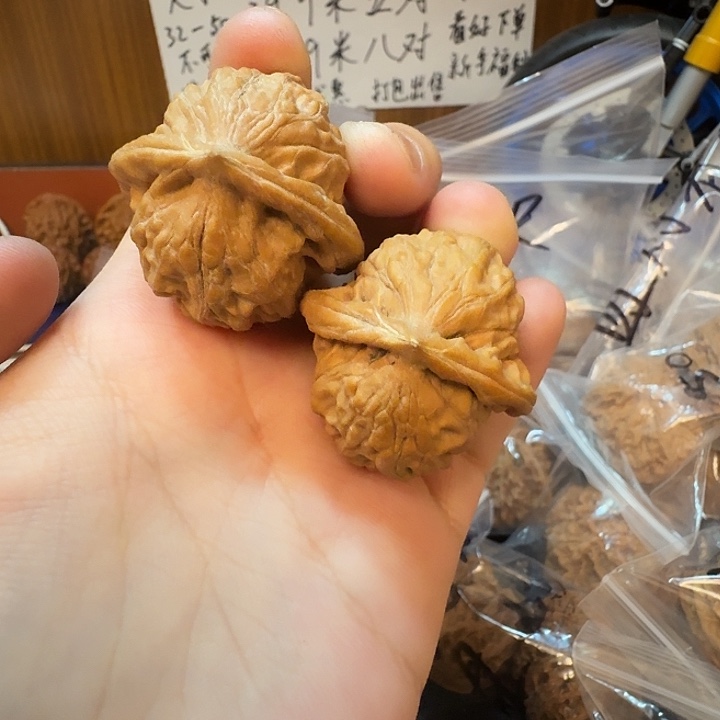 吊坠桃核35尺大红袍