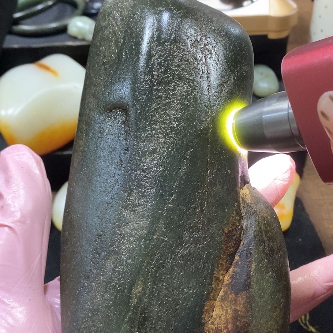 未镶嵌和田玉（糖玉）挂件