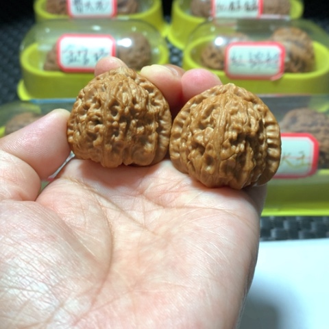 吊坠文玩核桃三角白