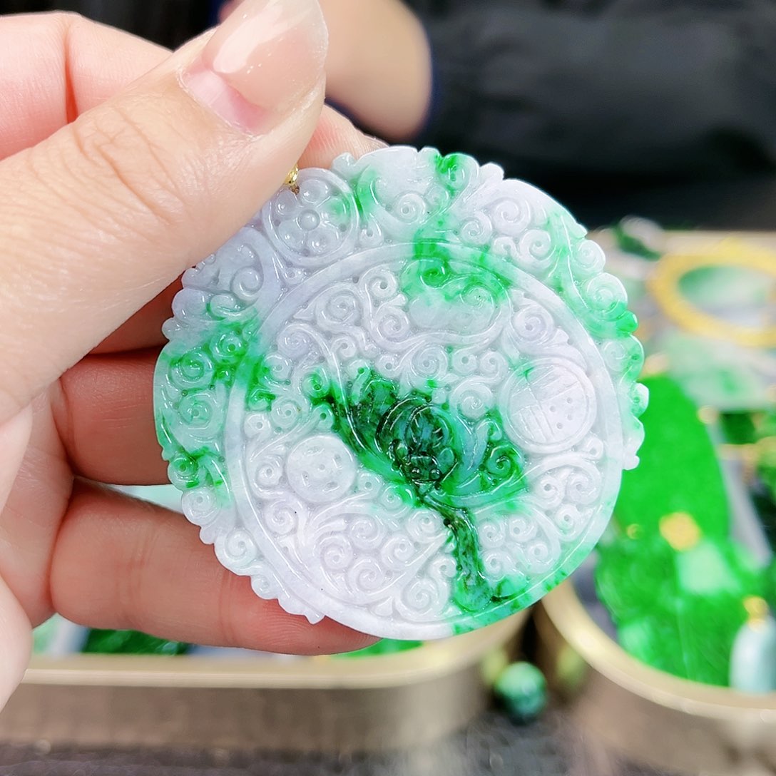 翡翠颈饰未镶嵌吊坠