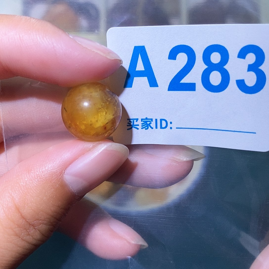 琥珀珠宝奇石未镶嵌