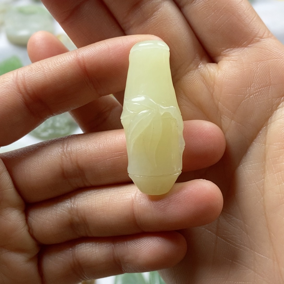 未镶嵌和田玉挂件