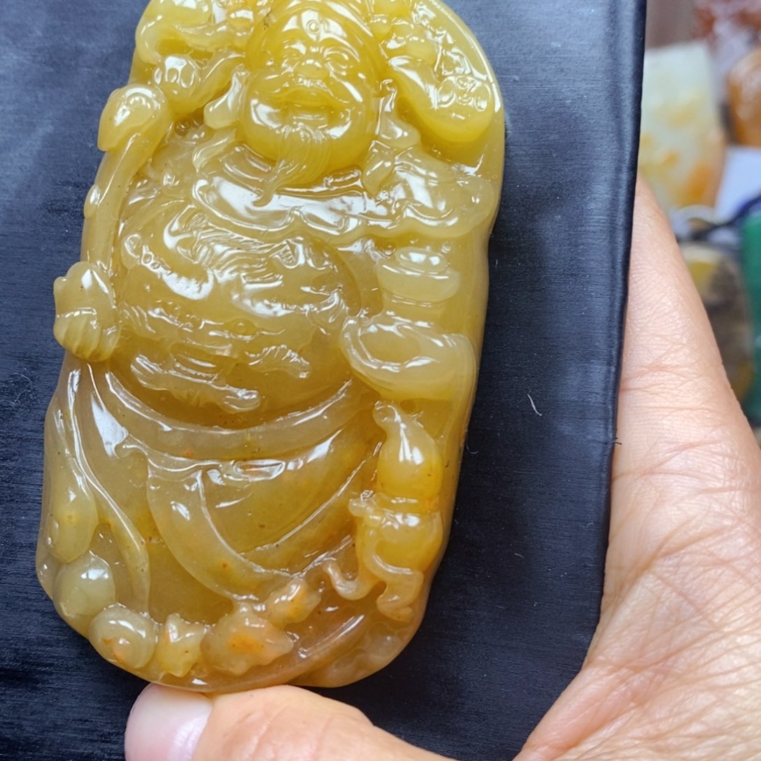 石英质玉（黄龙玉）颈饰未镶嵌