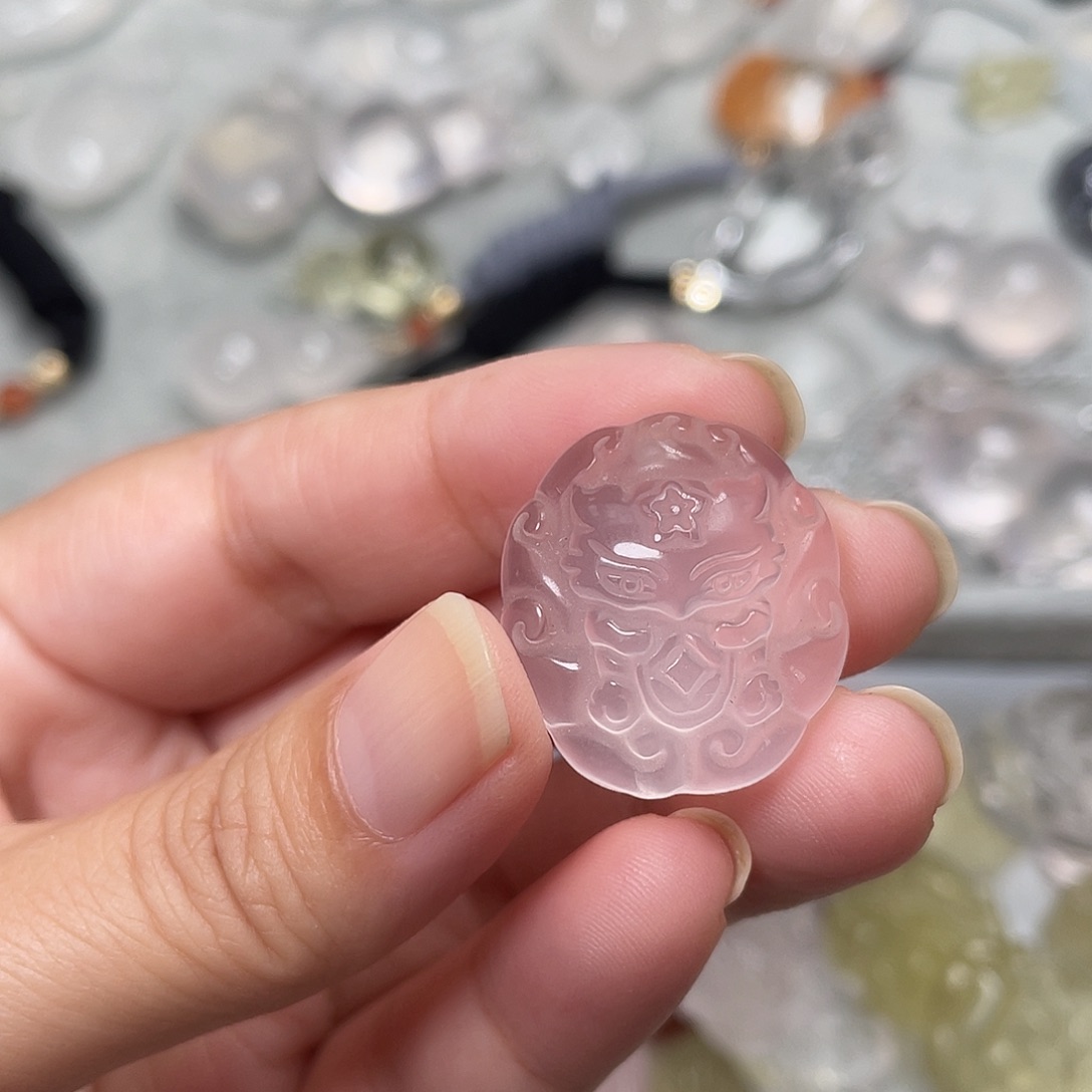 颈饰未镶嵌水晶粉水晶狐