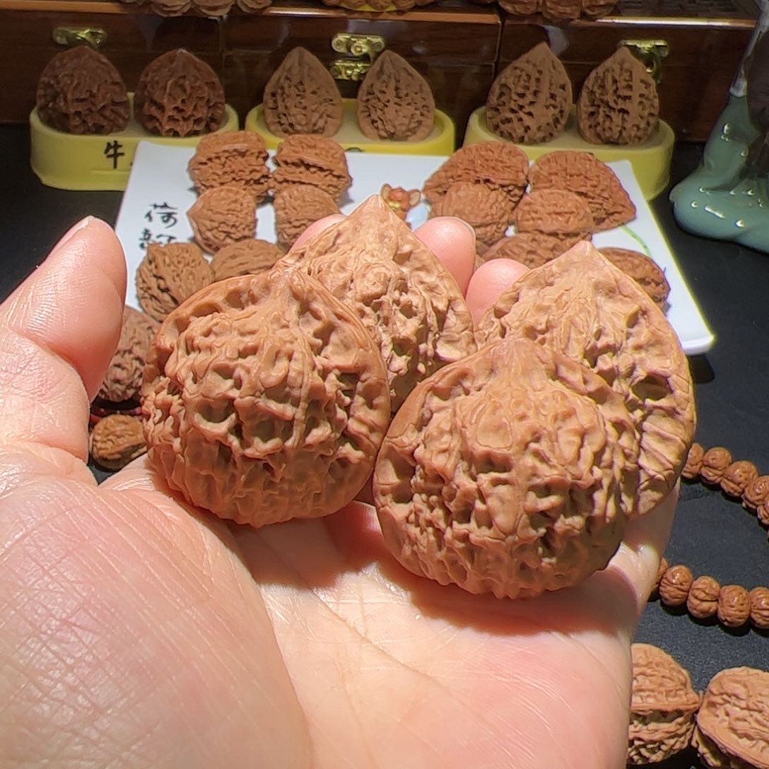 文玩核桃把件金鳞送焚天公子帽