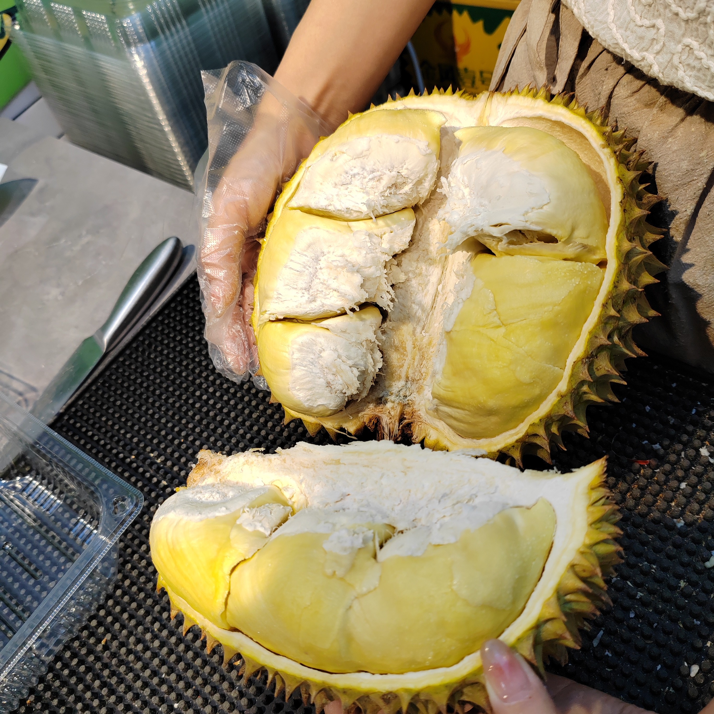 【特价，不开果，不退换，不差评】新鲜榴莲9.9/斤 3-10斤  核小肉厚 金枕越南