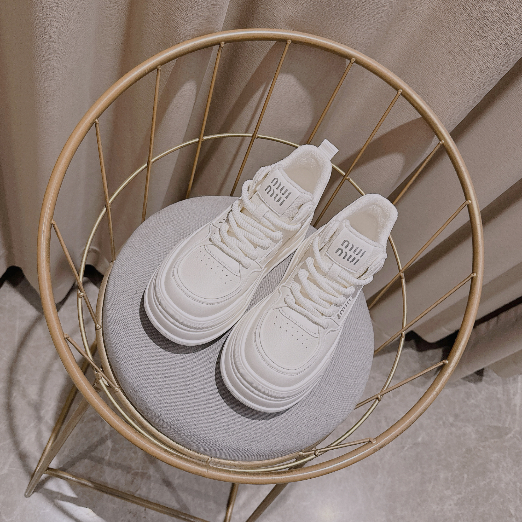 567冬季新款百搭厚底高帮加绒休闲小白鞋