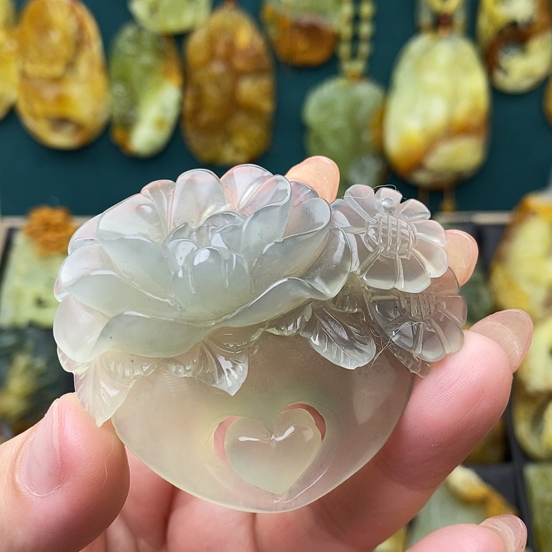 未镶嵌蛇纹石玉颈饰岫玉灰冰牡丹心形花吊坠
