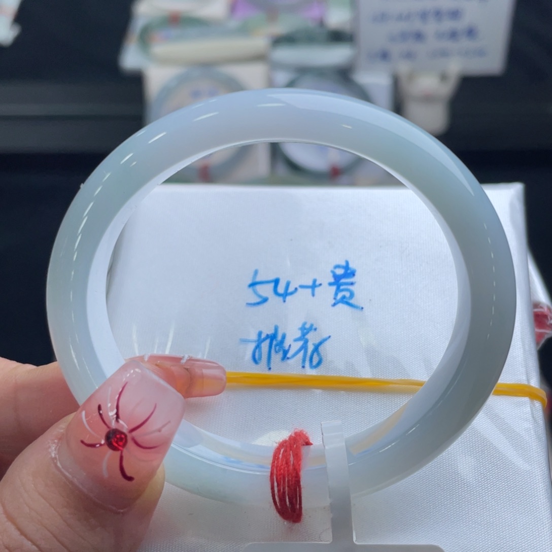 翡翠手镯未镶嵌翡翠手镯