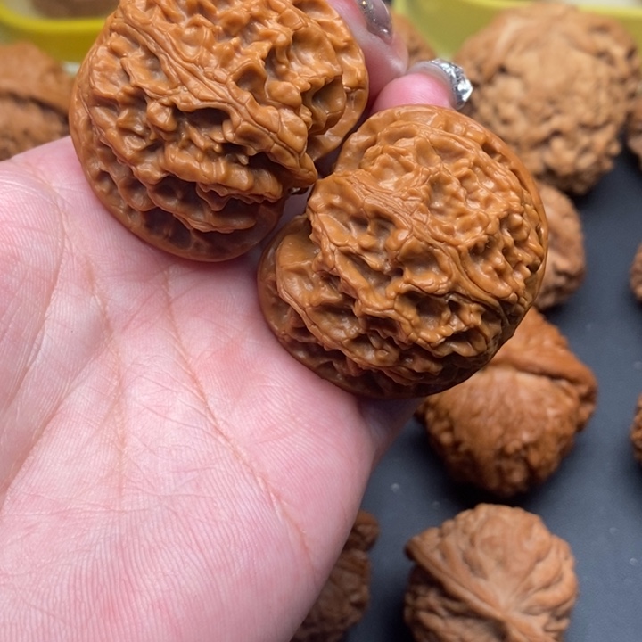 文玩核桃吊坠苹果园