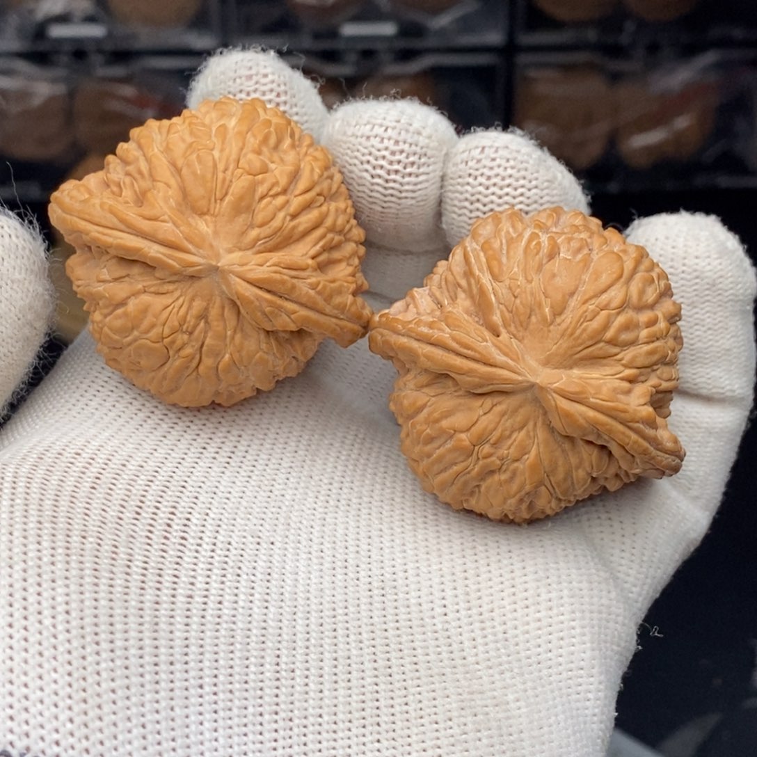 核桃把件 44➕粗筋闷白