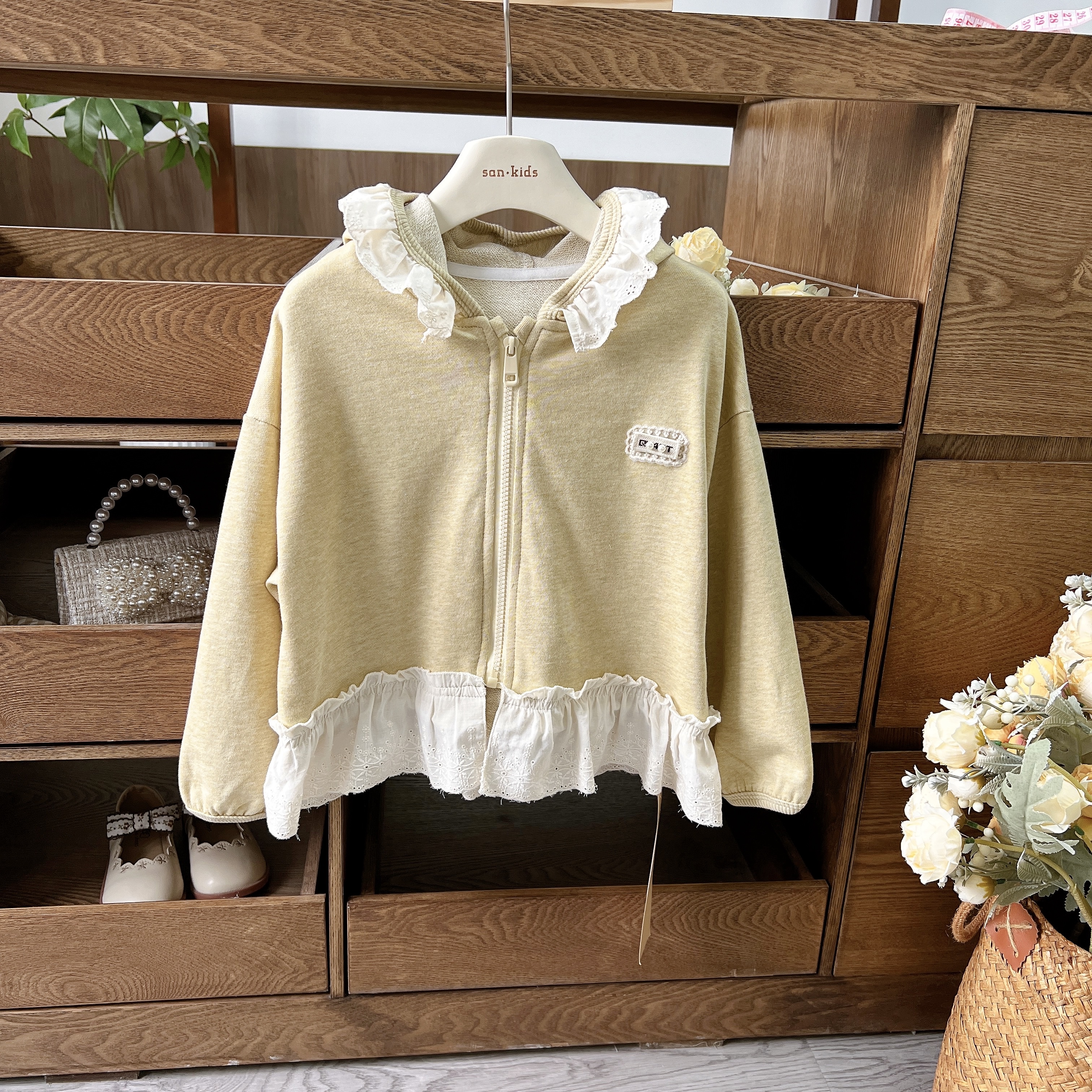 【外套】8899（奶油黄）女童森系百搭 荷叶花边 连帽外套