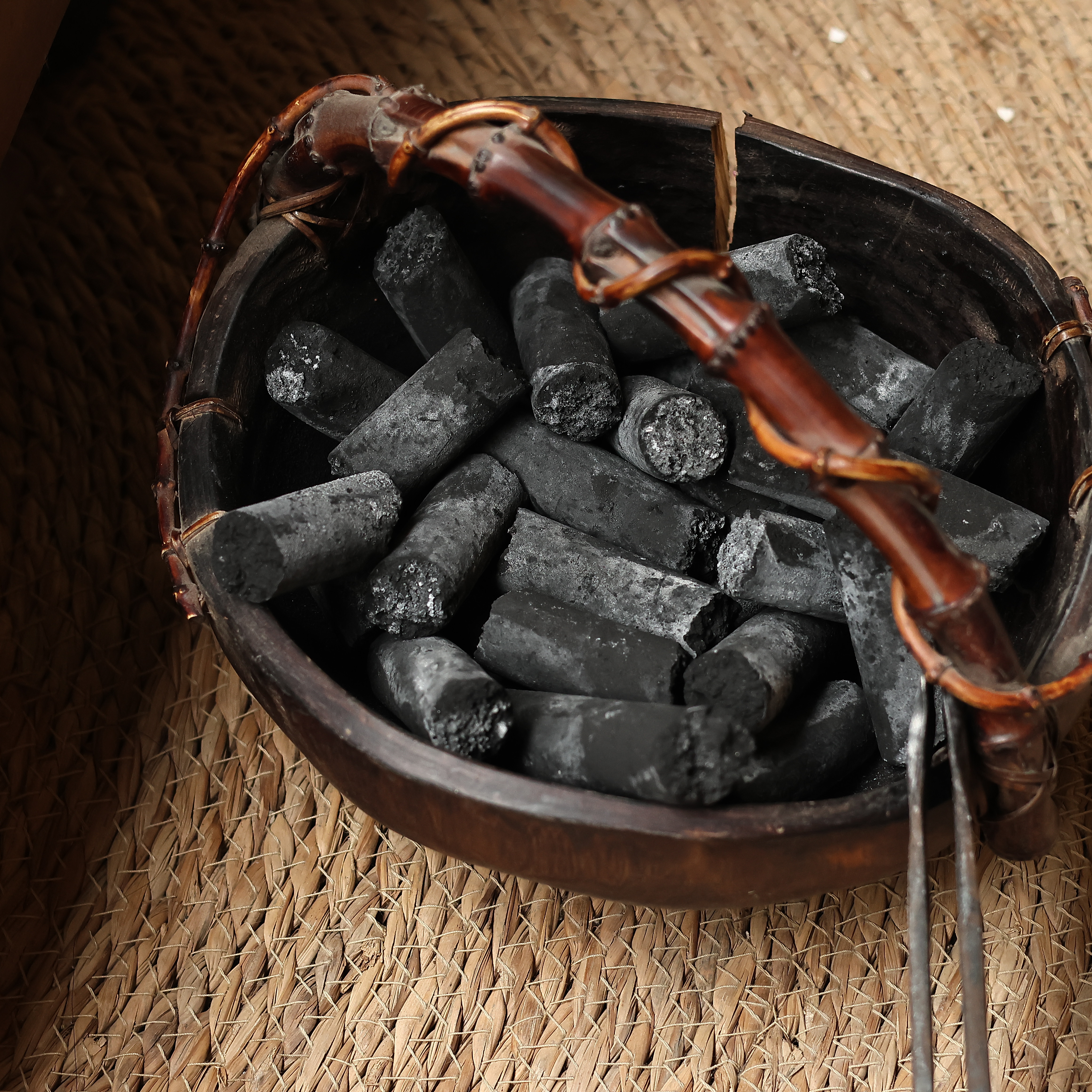 【柿间浅憩】   炭 （7斤）       *茶道零配