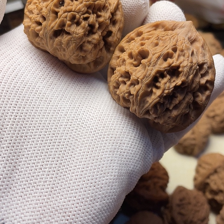 桃核吊坠水龙纹狮子头