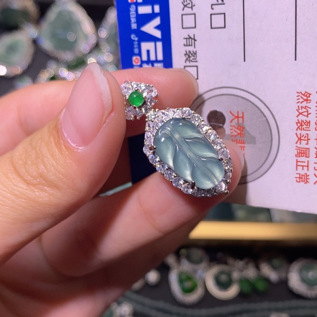 翡翠未镶嵌颈饰天然