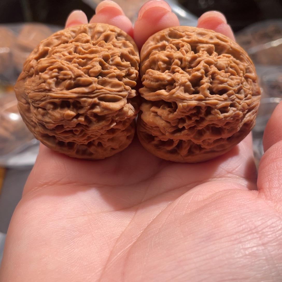 文玩核桃吊坠土**水42南将石