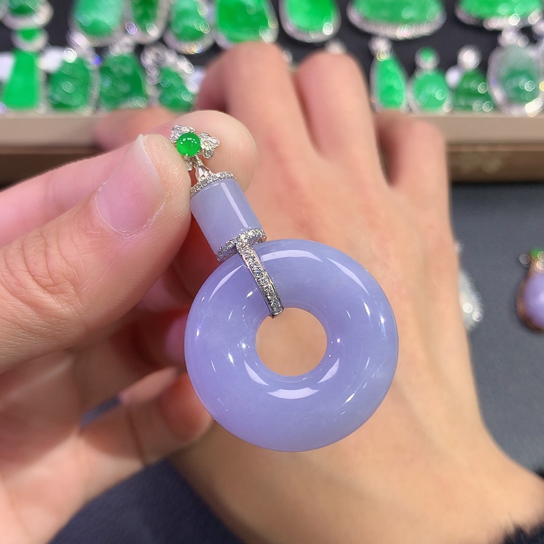 翡翠吊坠(赠链)18K金镶嵌