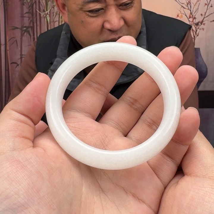 美***雪岫玉未镶嵌手镯岫岩玉