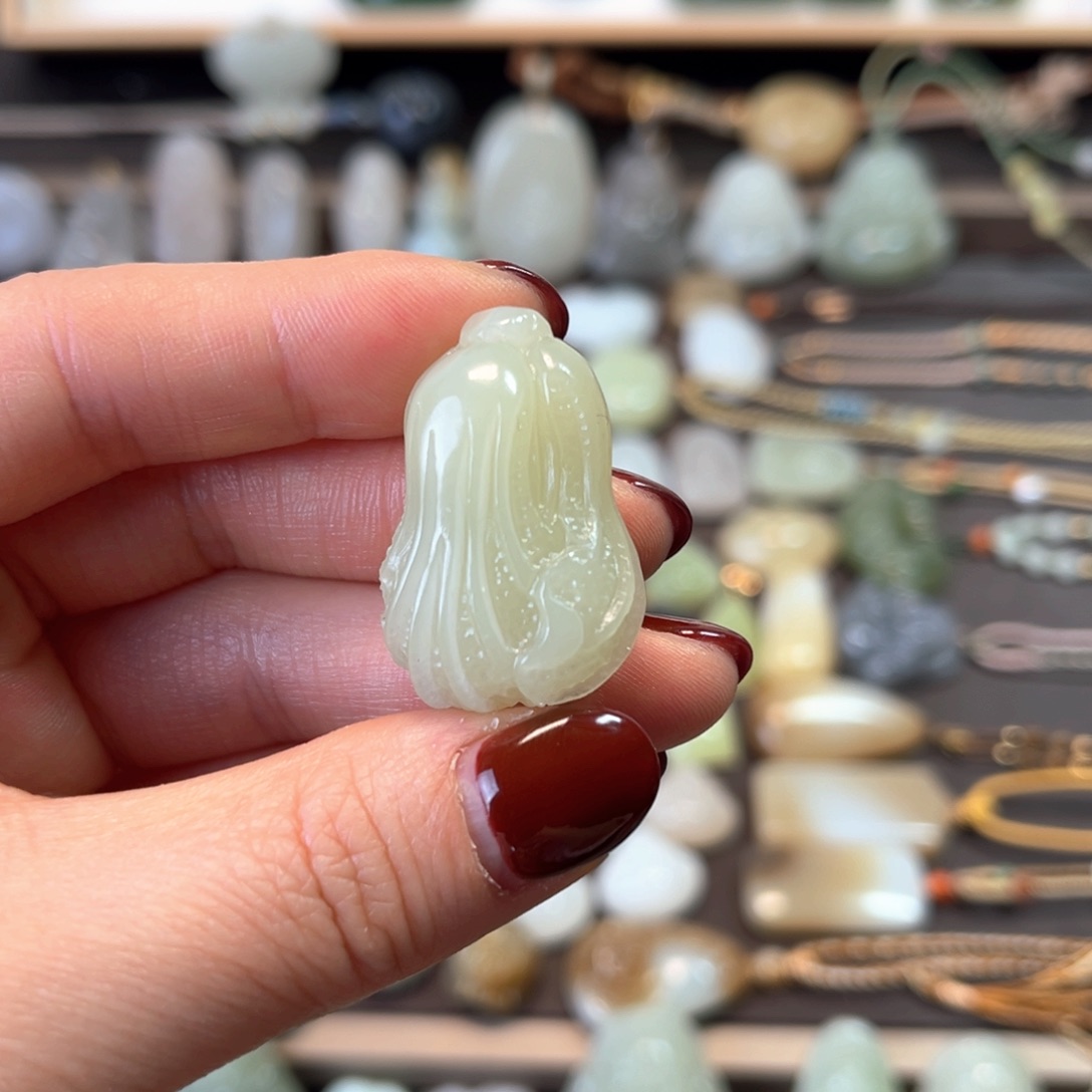 和田玉颈饰未镶嵌资**白白菜