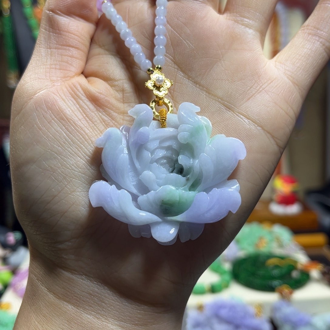 爱***月翡翠未镶嵌颈饰天然翡翠