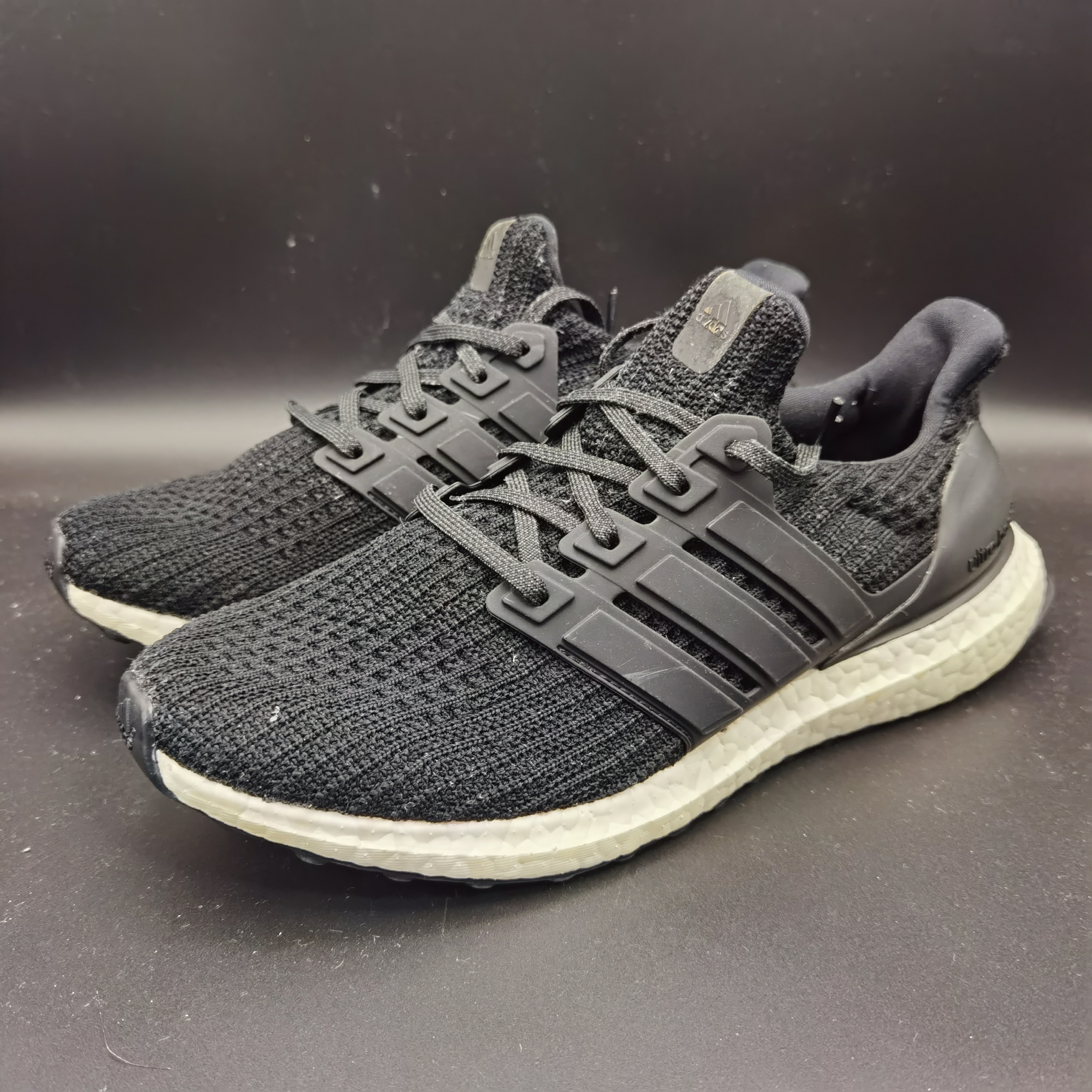 41码260/Adidas UB4.0黑白/二手球鞋无原盒/轻微使用成色不错