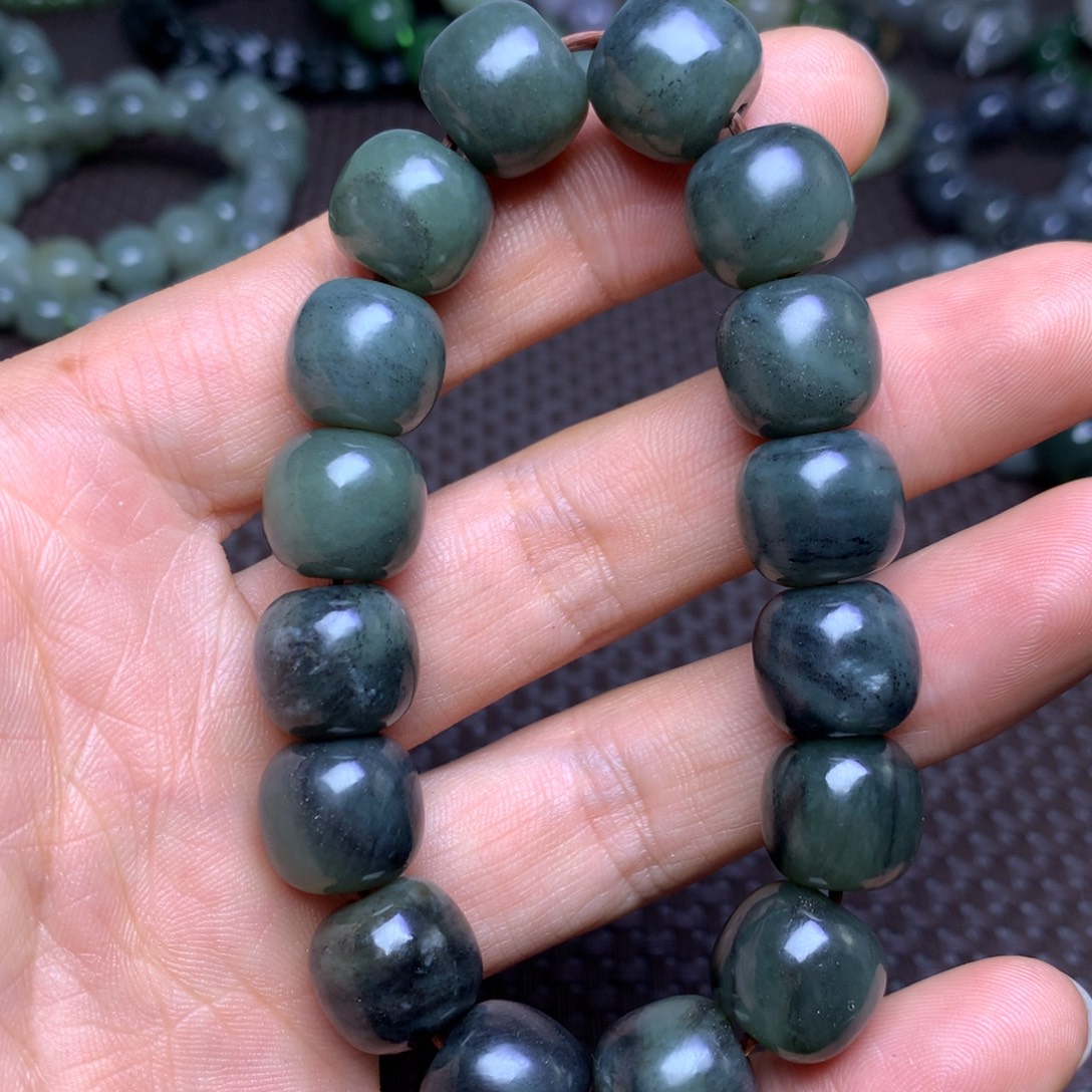 和田玉未镶嵌手串