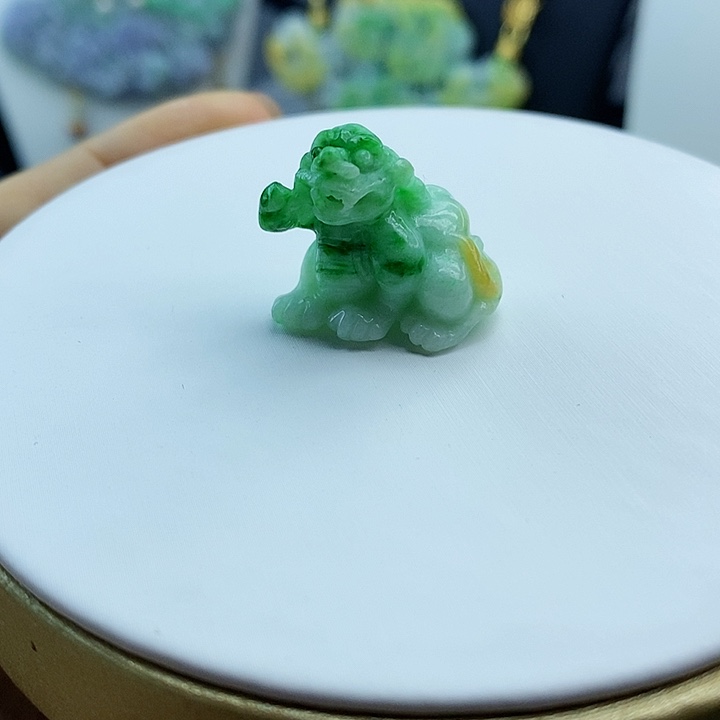 翡翠吊坠(赠链)未镶嵌旺财吊坠翡翠