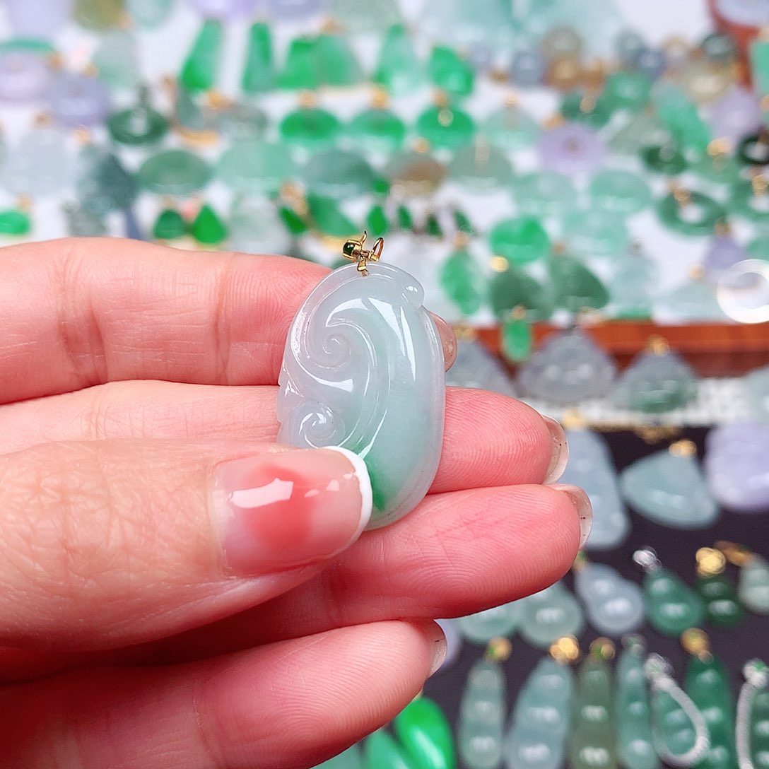 翡翠颈饰18K金镶嵌天然翡翠A货