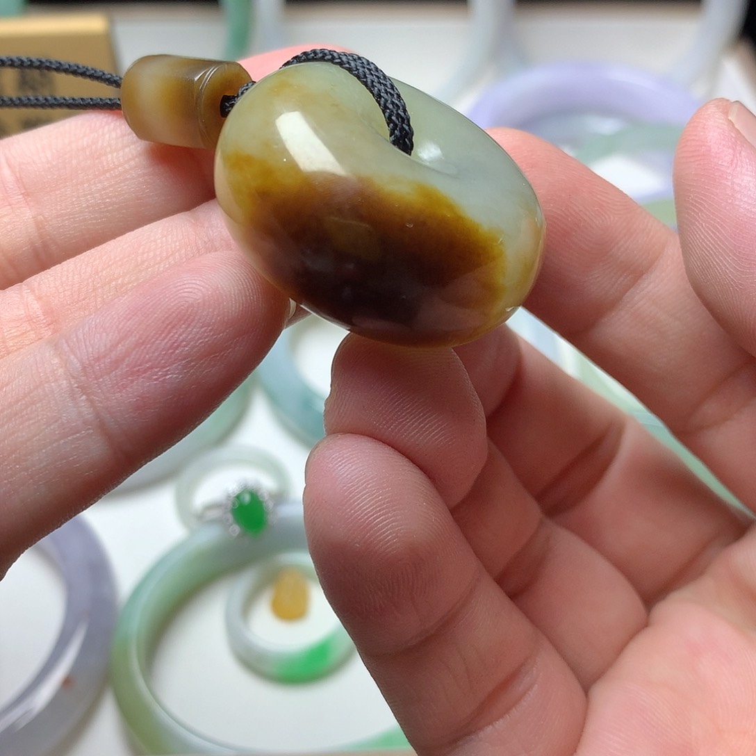 颈饰未镶嵌和田玉肥扣