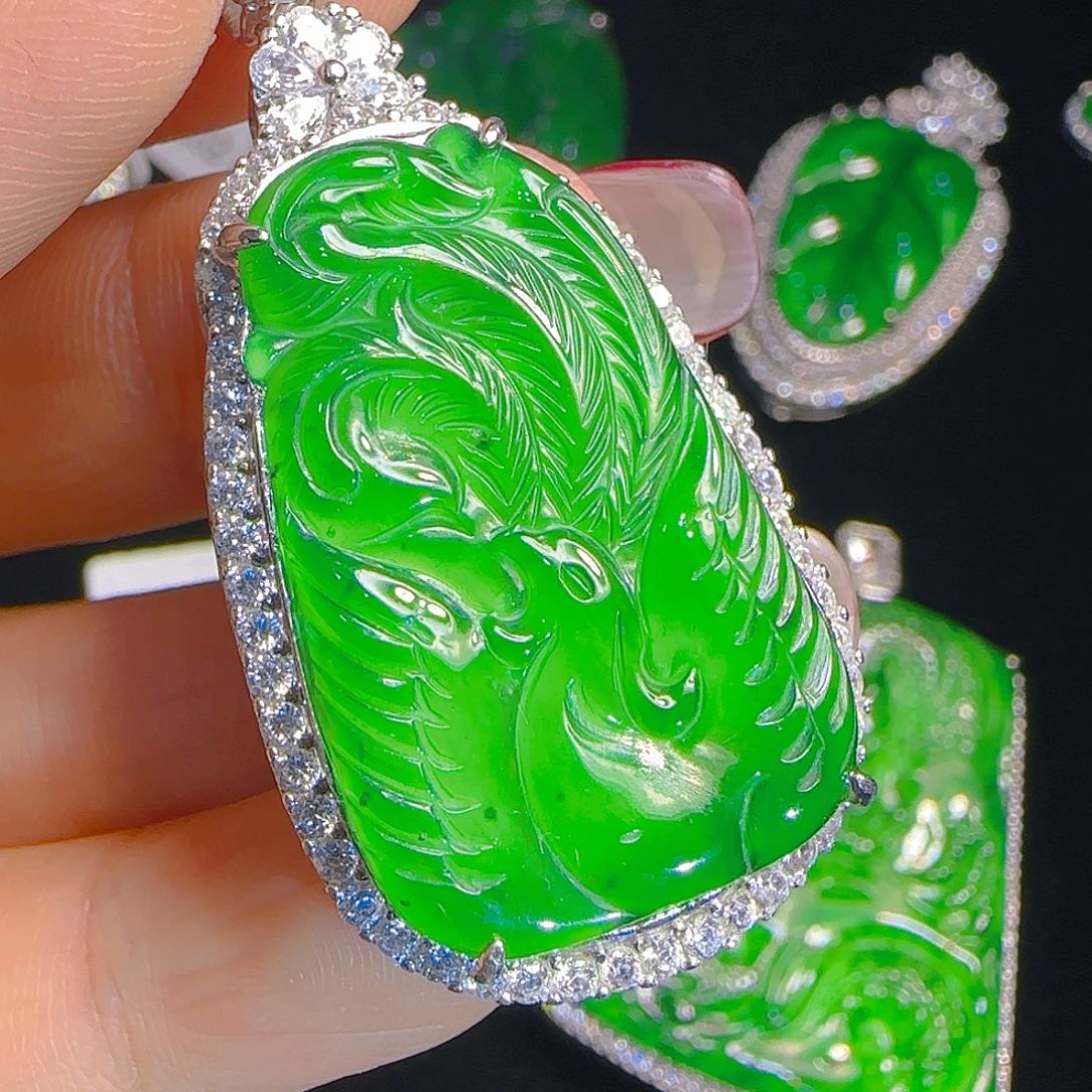 翡翠吊坠(赠链)银S925镶嵌