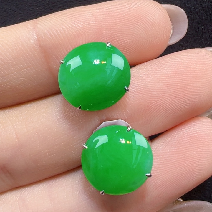 翡翠18K金镶嵌耳饰蛋面