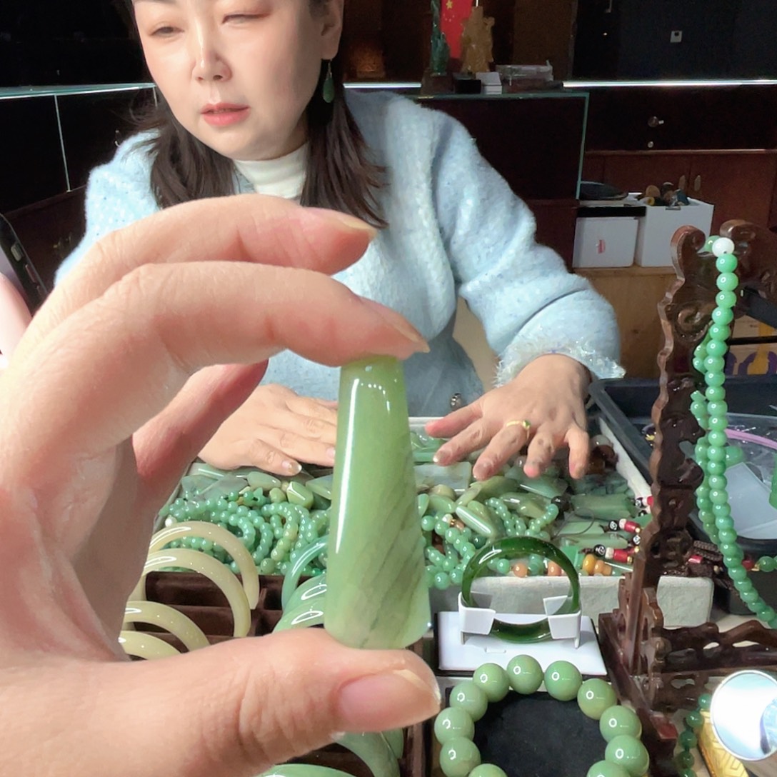 密玉（石英质玉）未镶嵌颈饰