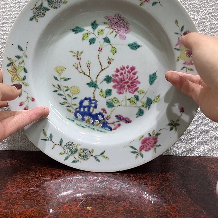 真***梦瓷片精美的的陶瓷摆件……