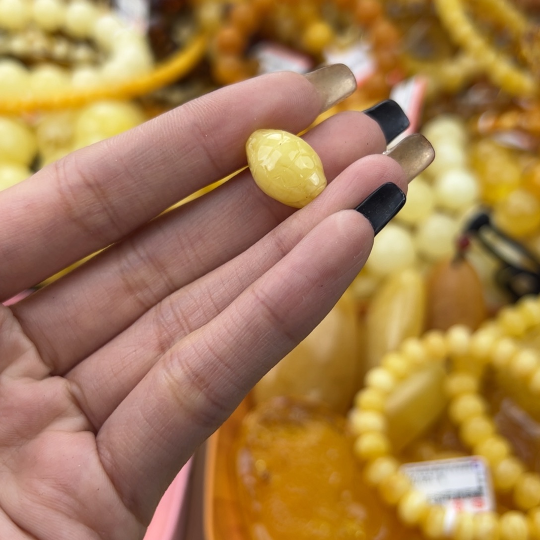 琥珀珠宝奇石未镶嵌