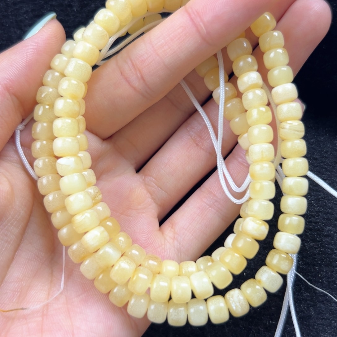 未镶嵌琥珀珠宝奇石