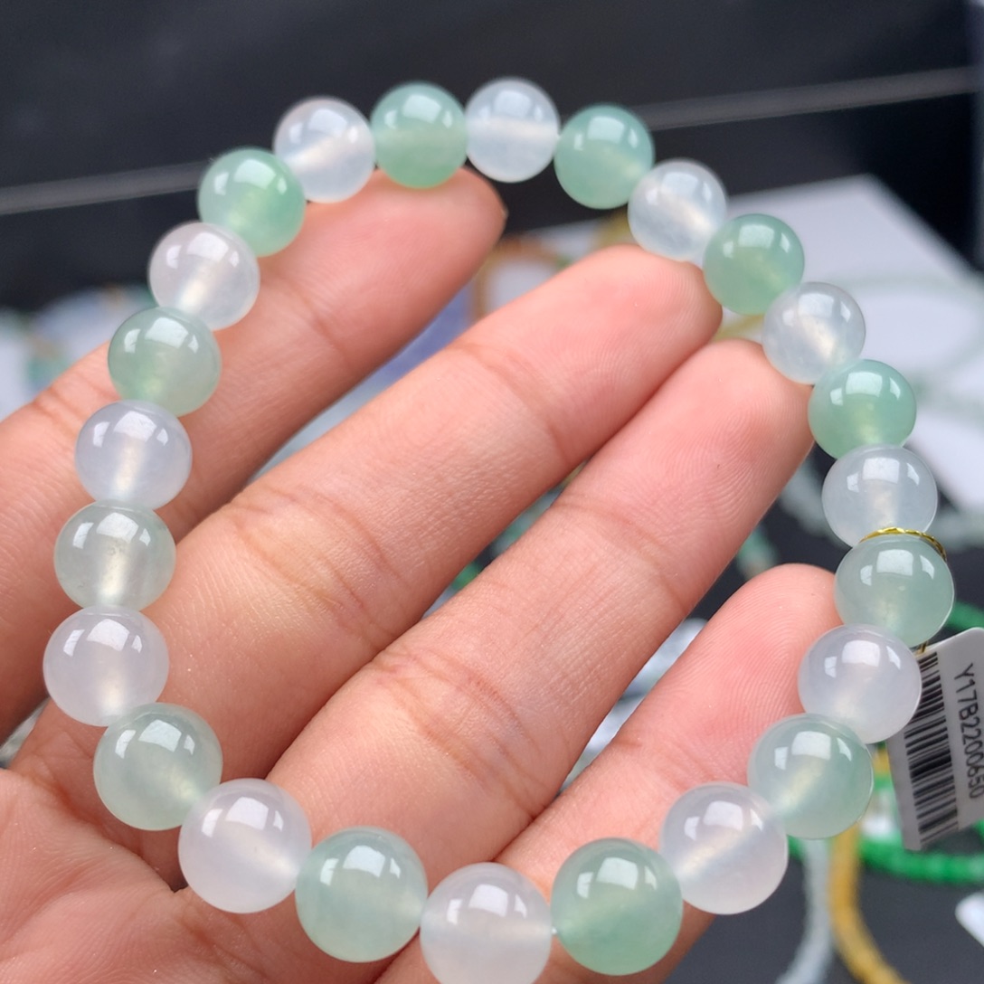 翡翠手镯未镶嵌卡