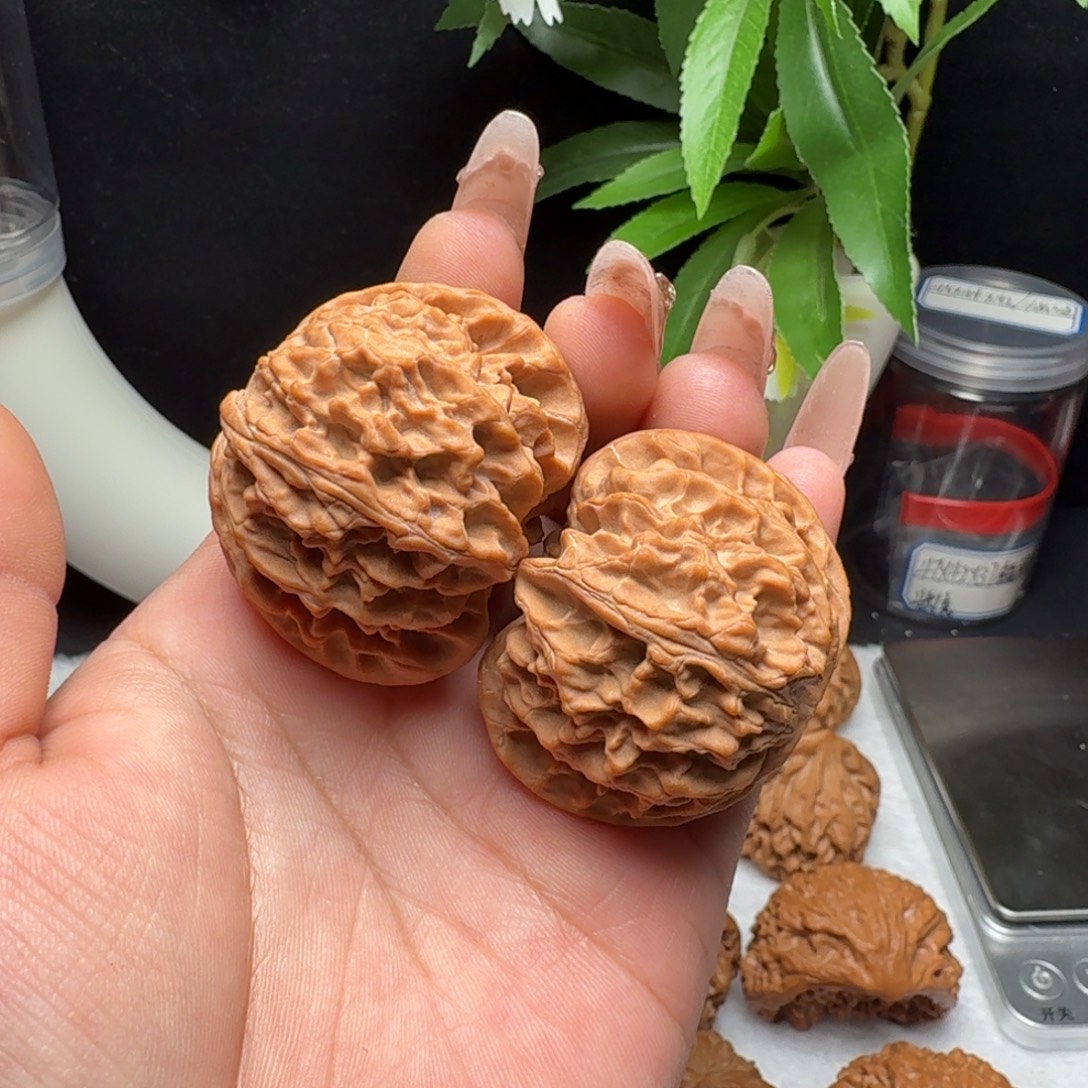 云***月文玩核桃把件44苹果园