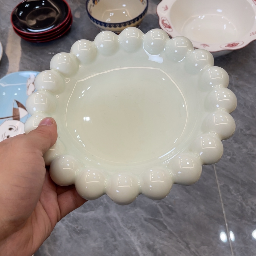 陶瓷微瑕餐具介意勿拍，满18飞！