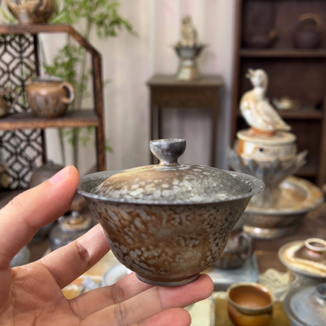 不染柴的窑藏盖碗