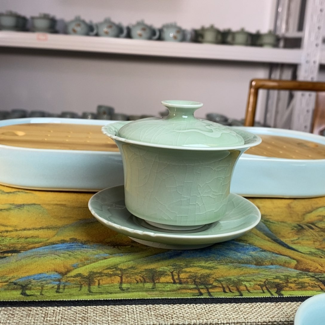 【闪购商品】豆绿马蹄盖碗祥云奎奎微微瑕。。。。