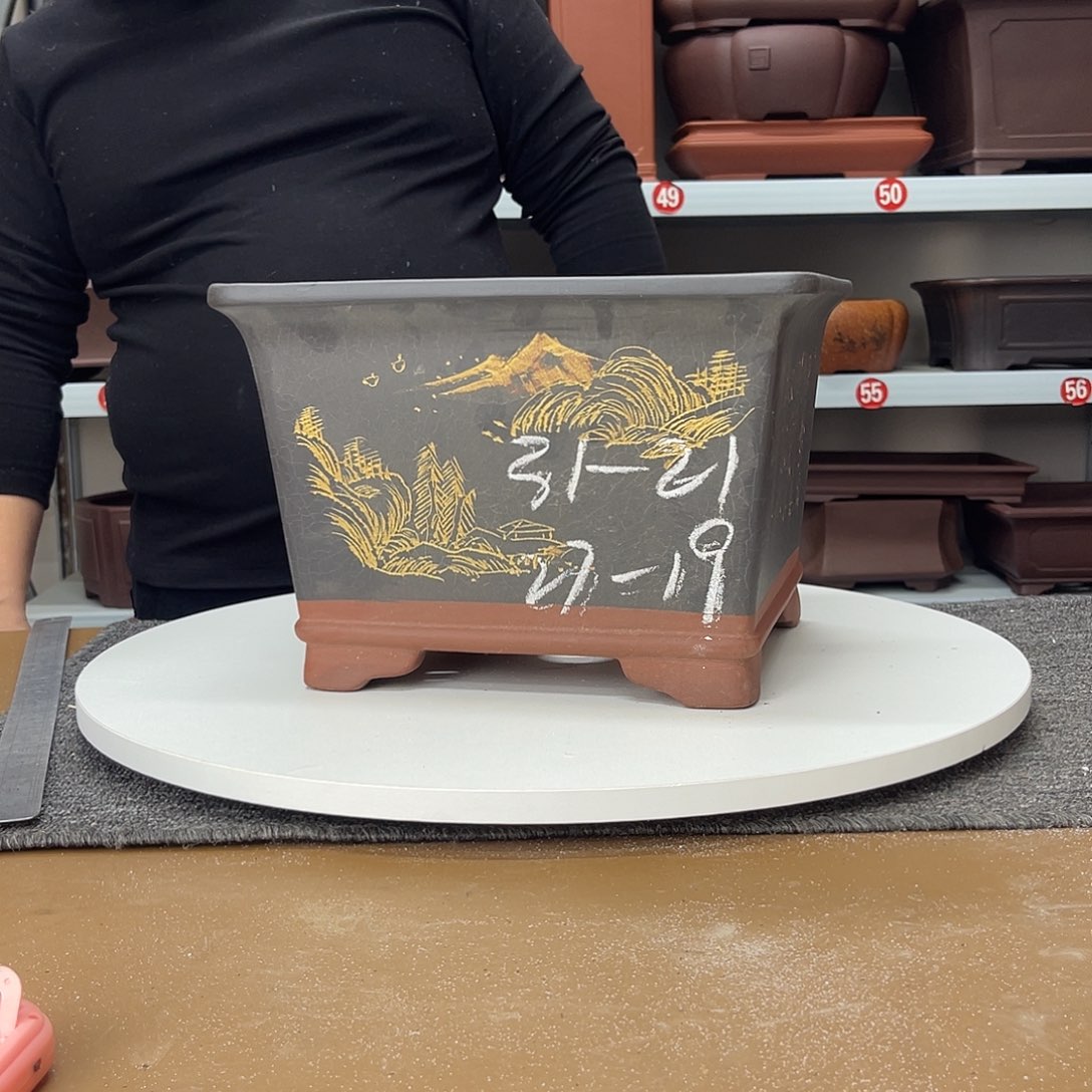 至***宝紫砂花盆在上世纪