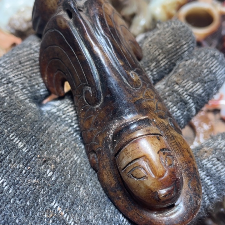 龙***飞和田玉（糖玉）未镶嵌颈饰